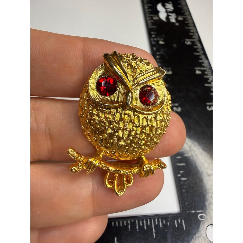 Vintage Gold Tone Owl Brooch Red Rhinestone Eyes Textured Bird Pin